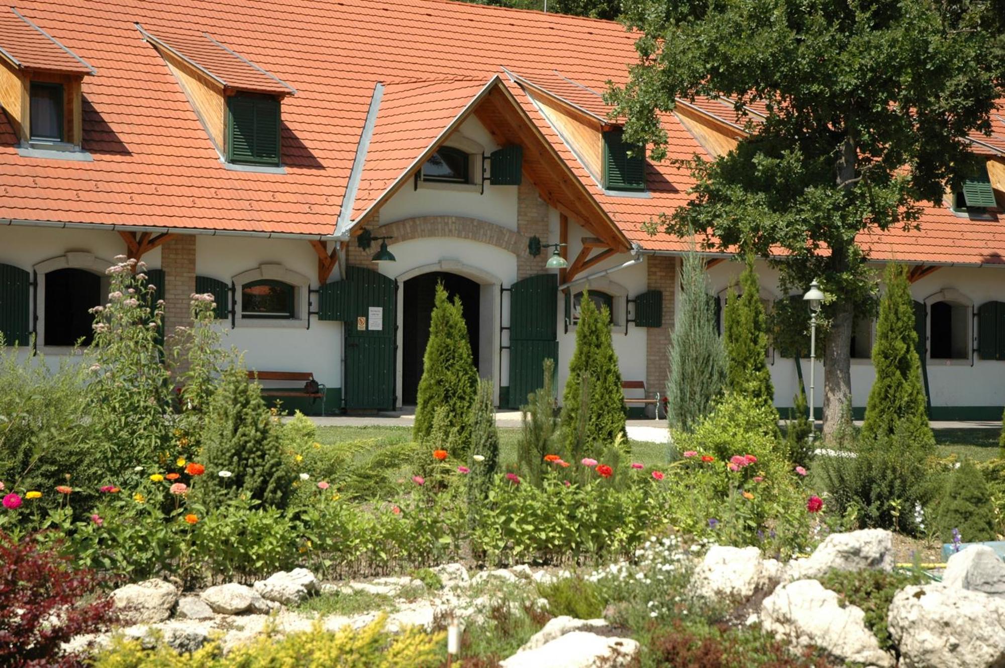Hotel Abbazia Country Club Nemesnép Exterior foto