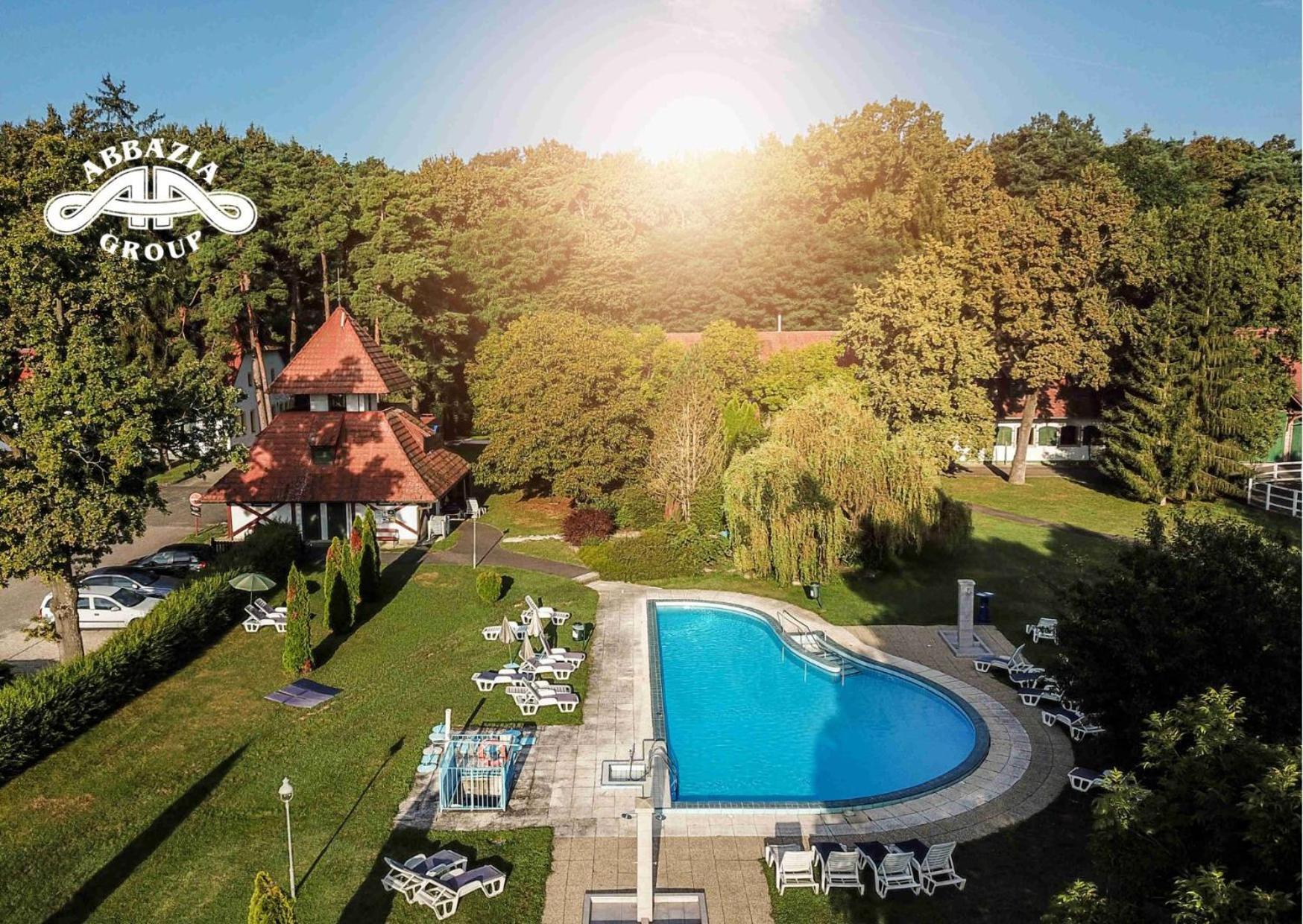 Hotel Abbazia Country Club Nemesnép Exterior foto